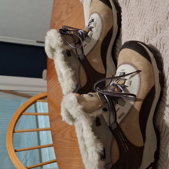 Merrell Primaloft Women's Fur Top Insulated Hiking Boots Sz 8.5 - Picture 3 of 8